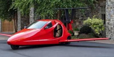 Створений триколісний спортивний автомобіль-літак
