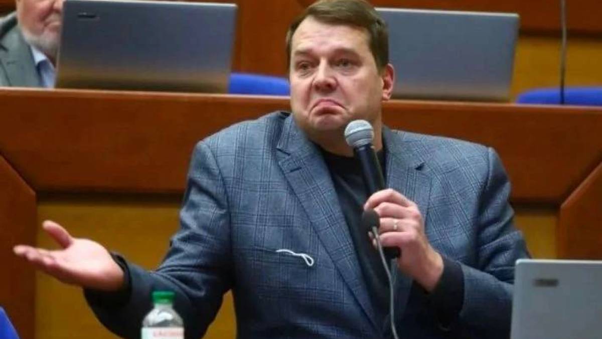 У мелітопольського гауляйтера єбалицького арештували літаки та інше майно