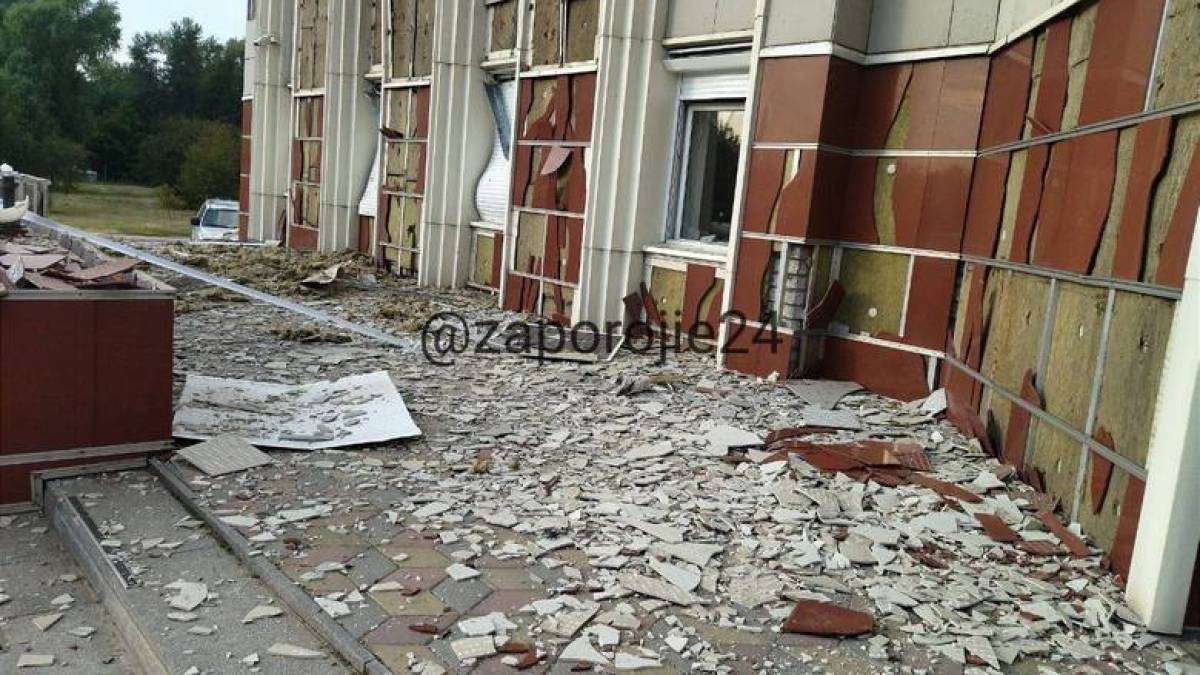 Розстріляна російськими фашистами будівля Енергодарськоі міської ради (фото)