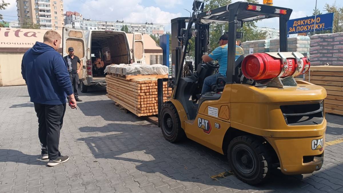 Комунальні установи області та територіальні громади отримали будівельні матеріали для проведення ремонтних робіт