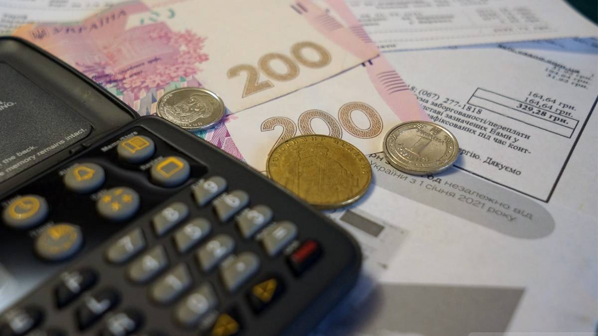 В Україні з 1 жовтня зростуть зарплати та прожитковий мінімум: якими будуть суми