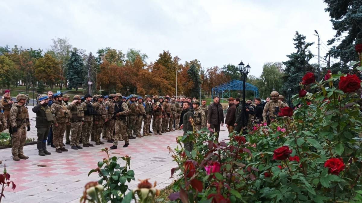 Фото: Facebook | Зеленський вшанував пам'ять загиблих захисників хвилиною мовчання
