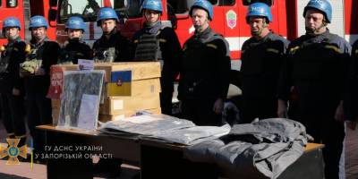 Запорізькі рятувальники отримали 120 костюмів радіаційного і біологічного захисту