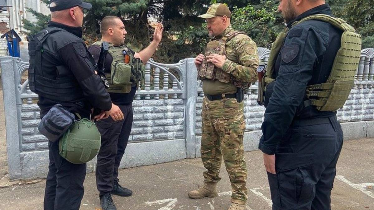 Керівник поліції Запоріжжя проінспектував роботу поліцейських на лінії вогню (фото)