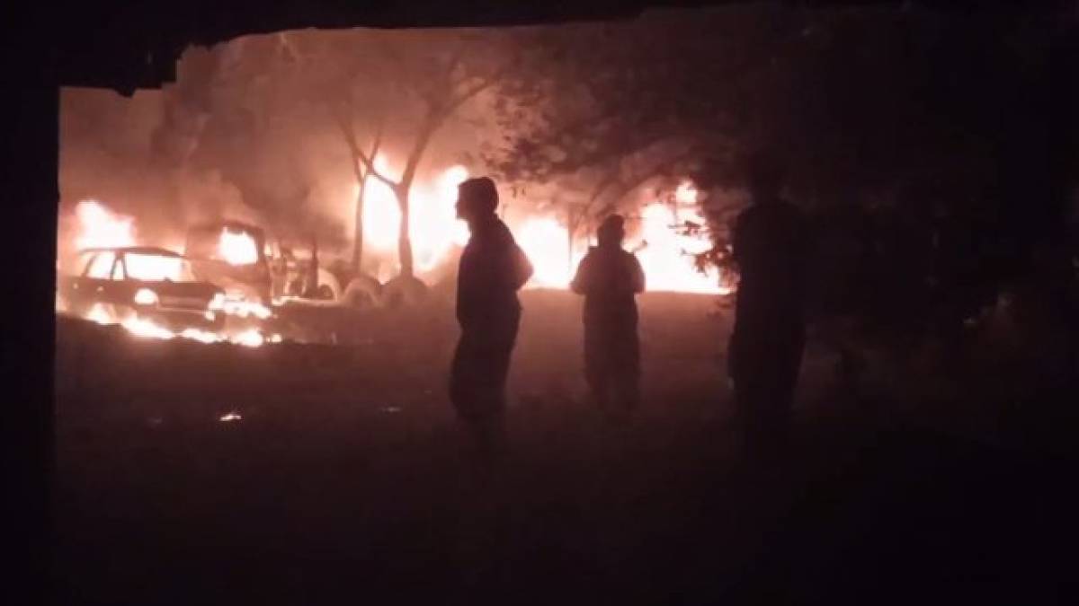 Російська ракета вдарила у дев’ятиповерхівку у Миколаєві, під завалами люди