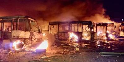 Після обстрілів Дніпра згоріло понад 52 автобусів, є загиблі