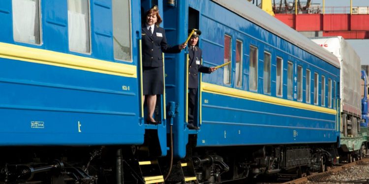 З 28 вересня курсуватиме додатковий потяг із Запоріжжя