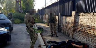 Вимагали «компенсацію» за «передчасне» звільнення з Call-центру – у Запоріжжі двом місцевим повідомлено про підозру