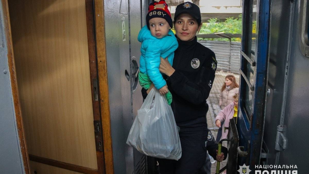 Маленьких вихованців із “Сонечка”  евакуювали з Запоріжжя
