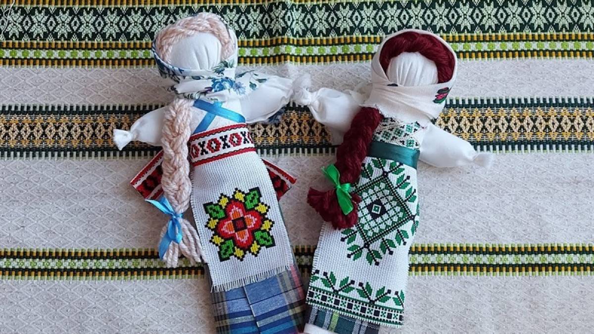 У Дніпровському районі запоріжців навчали робити обереги