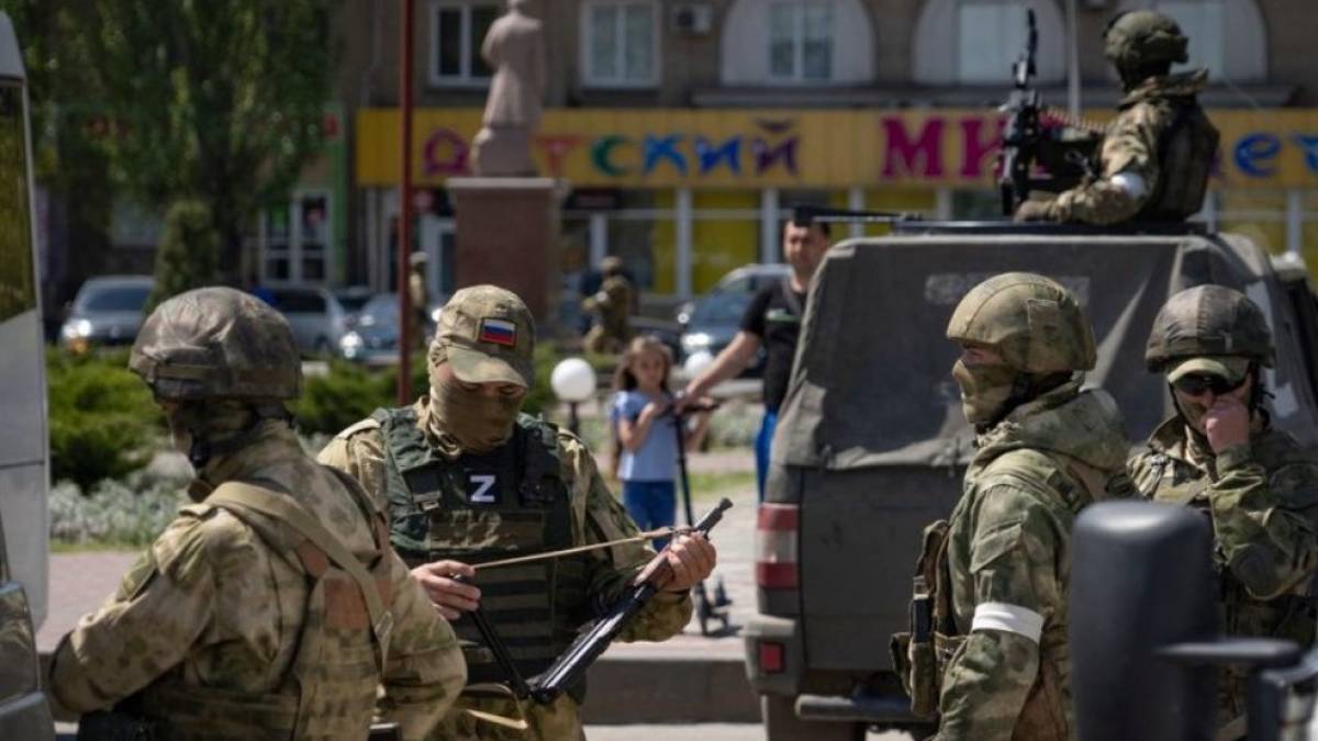 У Мелітополі вибухи – окупанти анонсують тренування рашистів