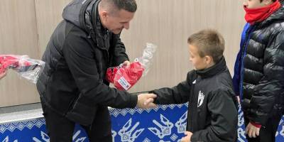 Юні запорізькі футболісти отримали першу офіційну футбольну форму