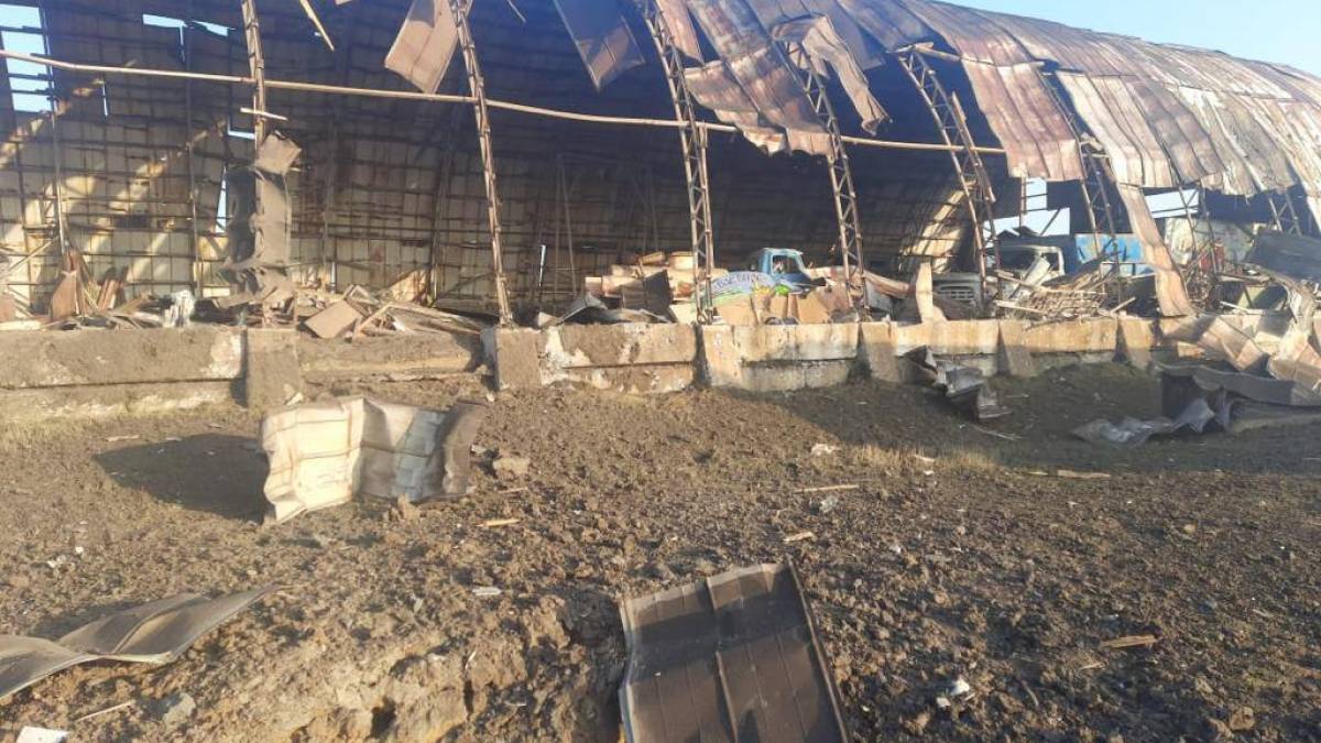 Окупанти вгатили ракетами по агрофірмі на Запоріжжі (фото)