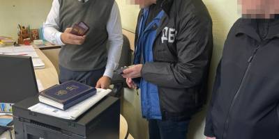​ДБР затримало на хабарі прокурора Запорізької окружної прокуратури (фото)