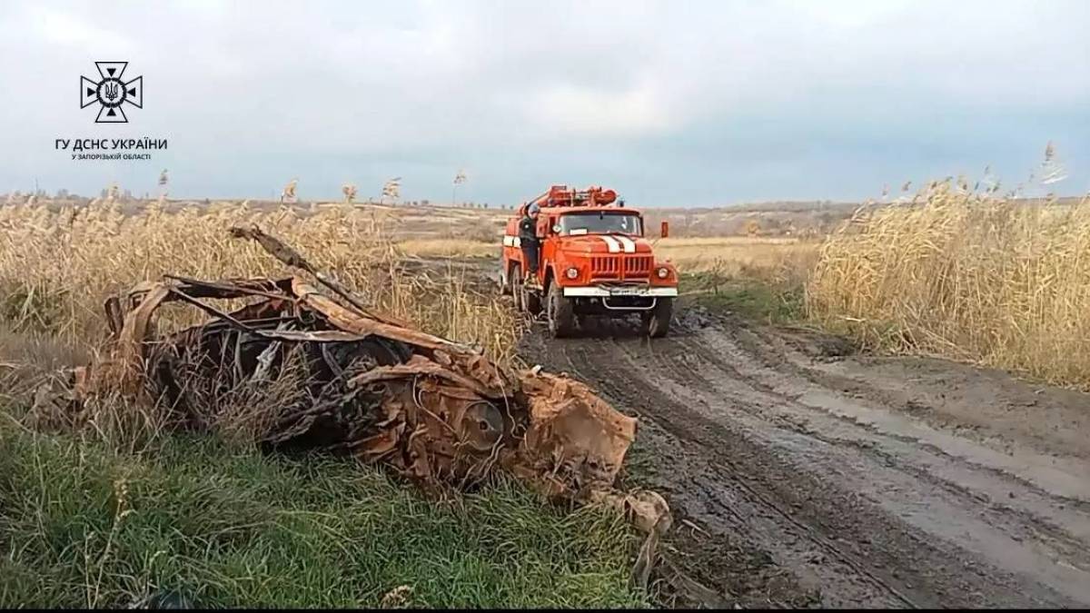 Запорізькі рятувальники надали допомогу водіям на “Дорозі життя”