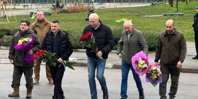 Сьогодні вся країна відзначає День Гідності та Свободи, заснований на честь двох революцій — Помаранчевої та Революції Гідності.
