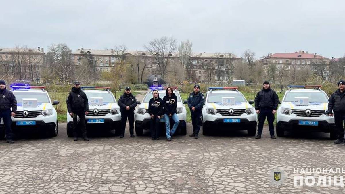 Підтримка та піклування: поліцейські офіцери громад доставили гумдопомогу жителям прифронтових населених пунктів