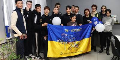 Днями поліцейські Запоріжжя перейняли від колег з Одеси естафету в національно-патріотичному флешмобі.