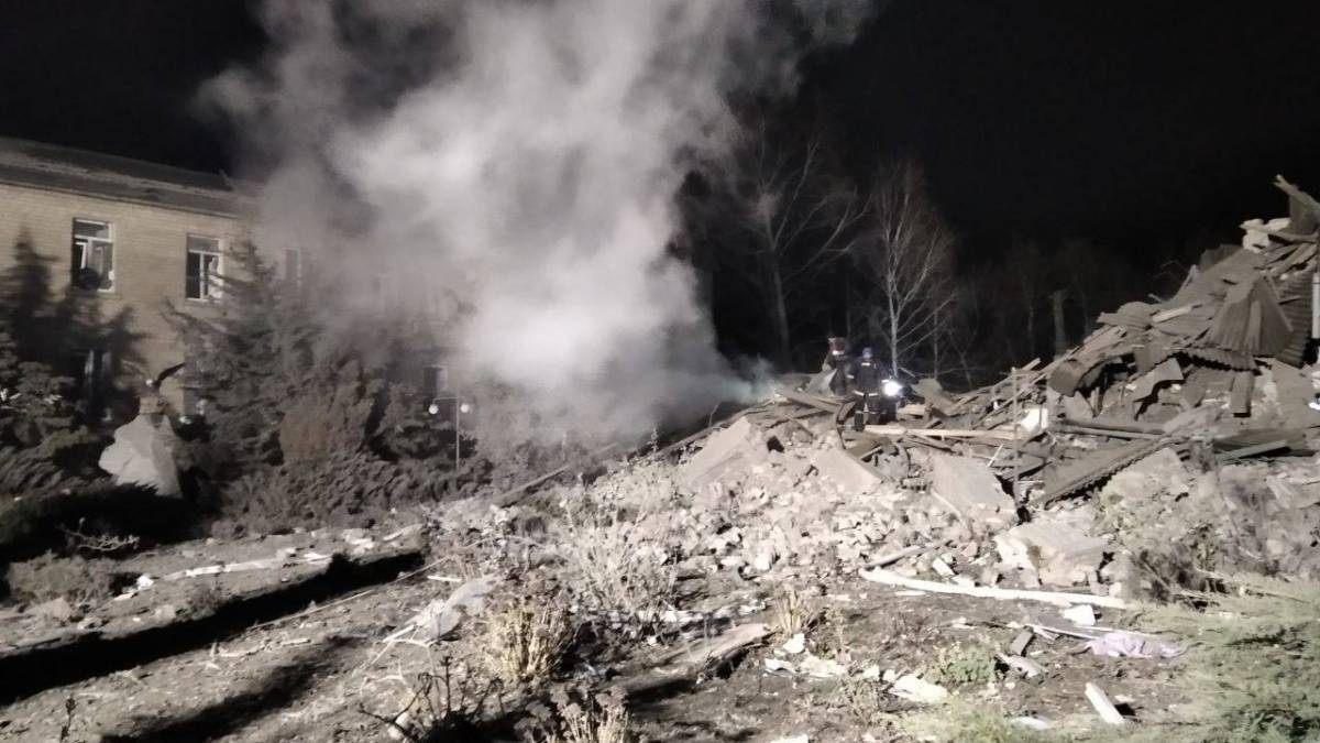 Вночі рашисти обстріляли ракетами пологове відділення Вільнянської лікарн