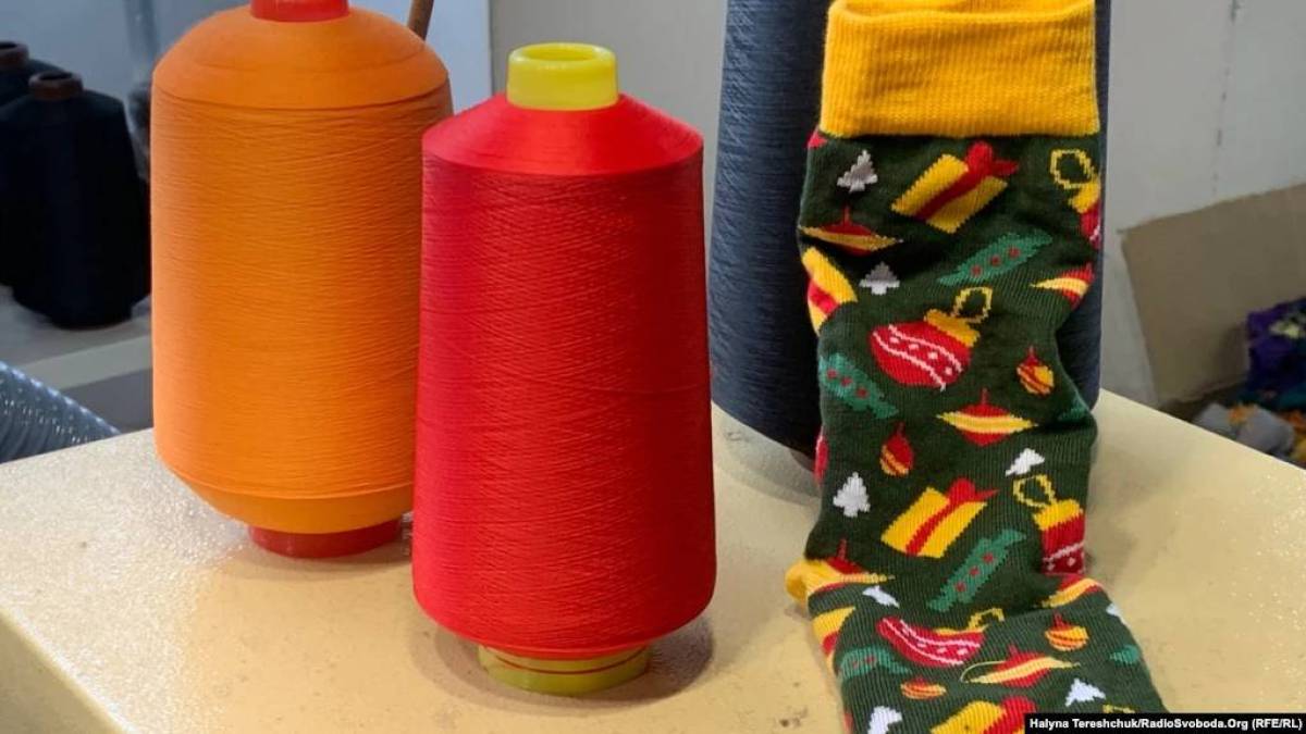 Фабрика з Рубіжного нині виробляє шкарпетки у Львові