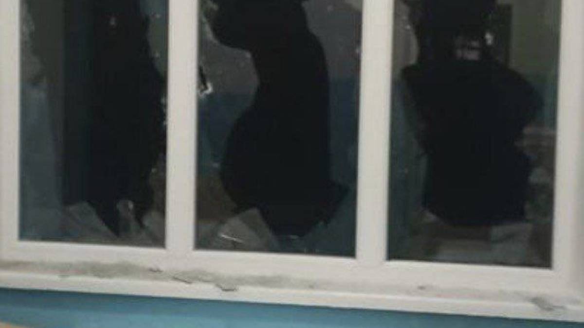 Фото з місця прильотів ввечері 24 листопада: постраждала обласна психіатрична лікарня
