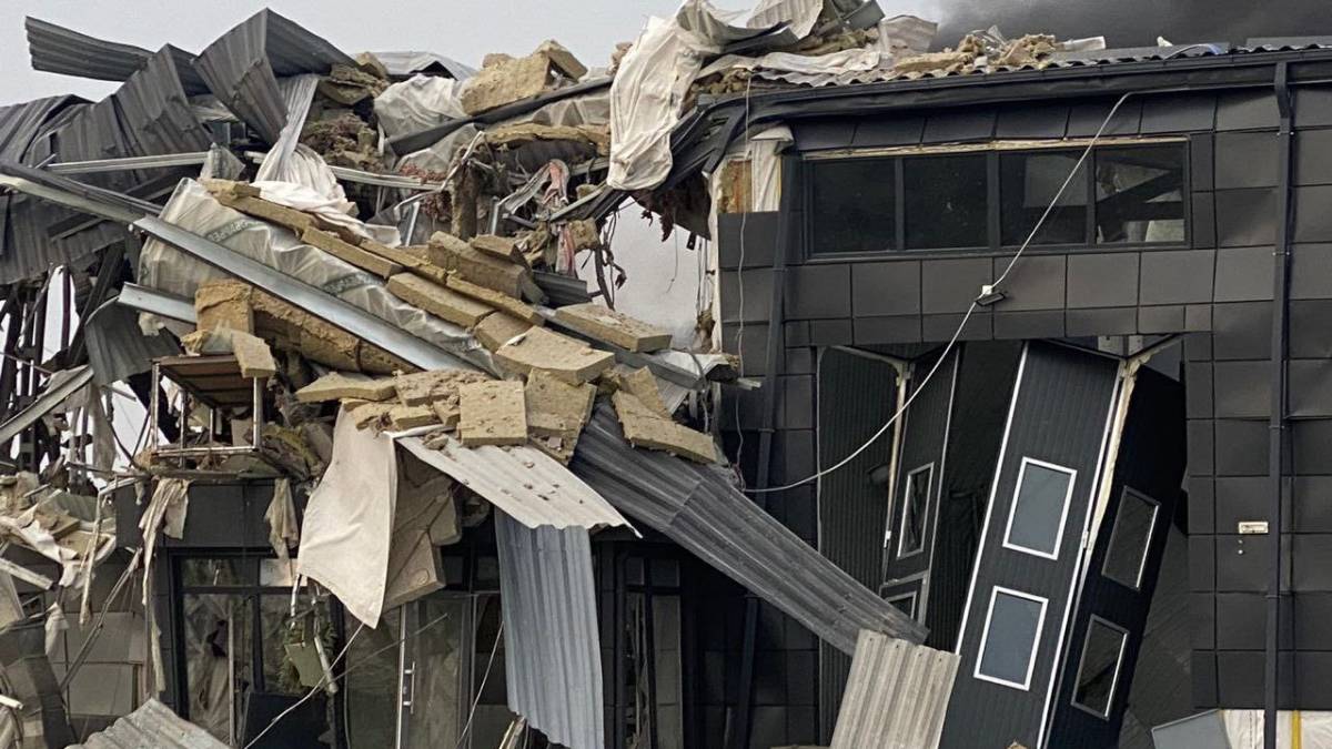 Фото: 25 листопада рашисти поцілили в СТО одного з селищ Запорізького району, – Куртєв