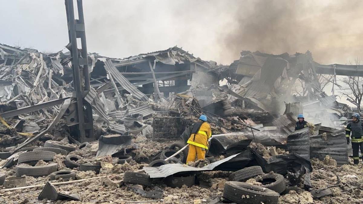Фото: 25 листопада рашисти поцілили в СТО одного з селищ Запорізького району, – Куртєв