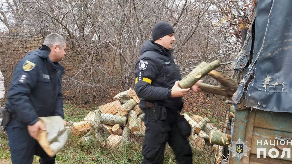 На Запоріжжі поліцейські офіцери громади опікуються мешканцями Широківської територіальної громади