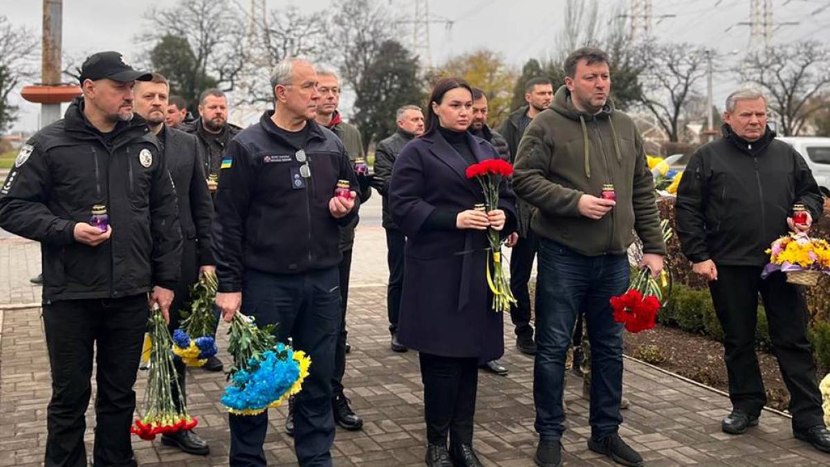 В останню суботу листопада поліцейські Запоріжжя вшанували пам’ять жертв трьох голодоморів