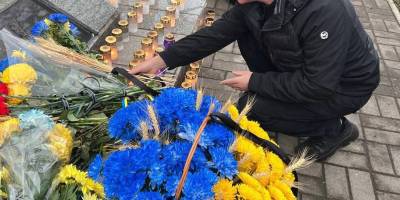 Сьогодні ми вшанували покладанням квітів пам’ять мільйонів українців, які у минулому столітті були закатовані голодом. 