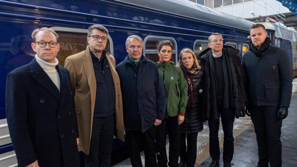 Глави МЗС семи країн Балтії та Північної Європи прибули до Києва