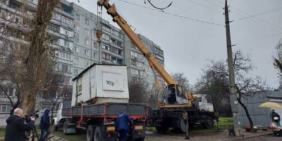 У Запоріжжі продовжують зносити незаконні кіоски