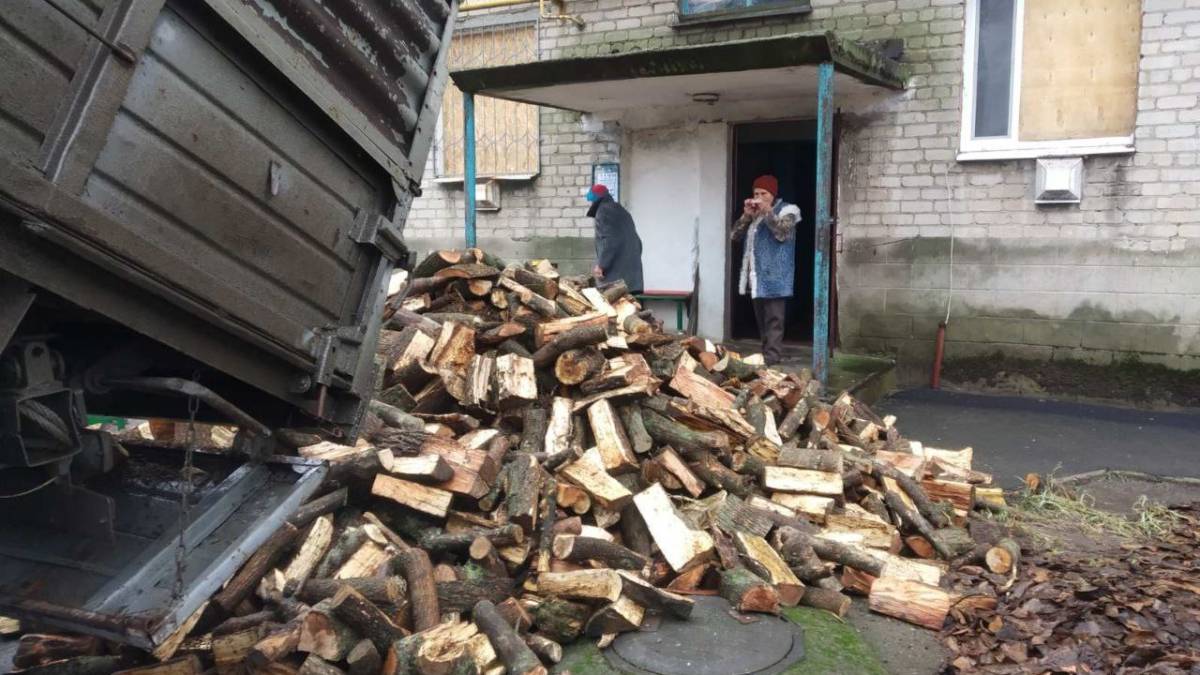 Жителі Гуляйпільської громади отримали дрова придбані за субвенцію