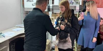 У Запоріжжі вручили паспорти підопічним служби у справах дітей