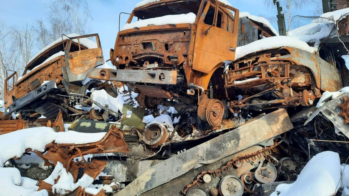 Загальні бойові втрати противника з 24.02 по 03.12 – Генштаб ЗСУ: 90600 (+510) осіб, 1572 (+8) БПЛА, 263 (+1) гелікоптери, 5886 (+3) ББМ