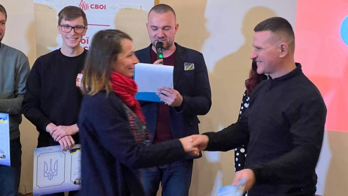 У Запоріжжі нагородили волонтерів