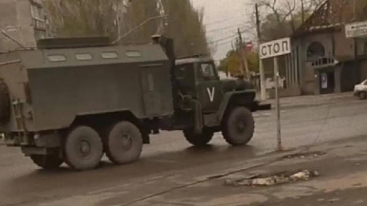 На Запоріжжі окупанти сховали військову техніку біля пологового будинку