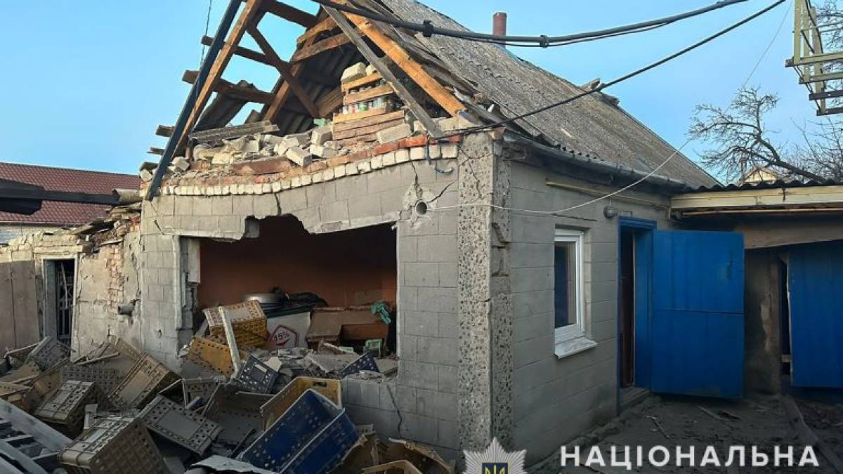 Поліцейські задокументували наслідки обстрілів на Пологівщині