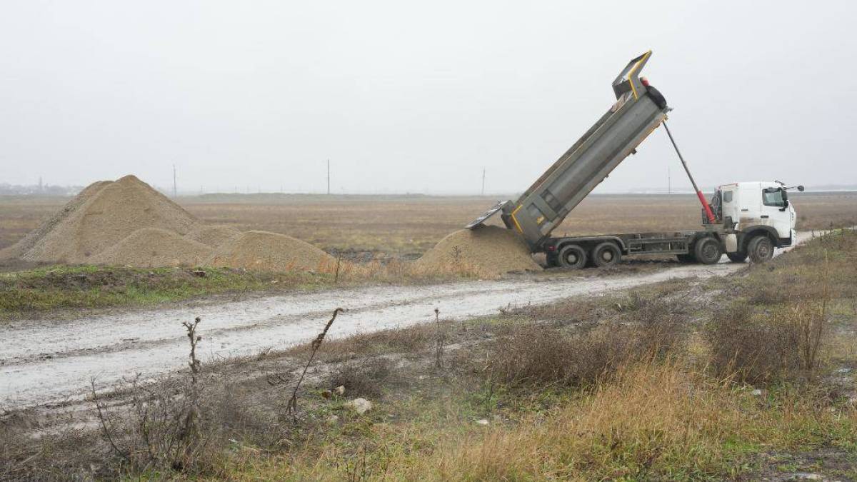 Мелітополь: після підриву мосту окупанти терміново будують об’їзну дорогу
