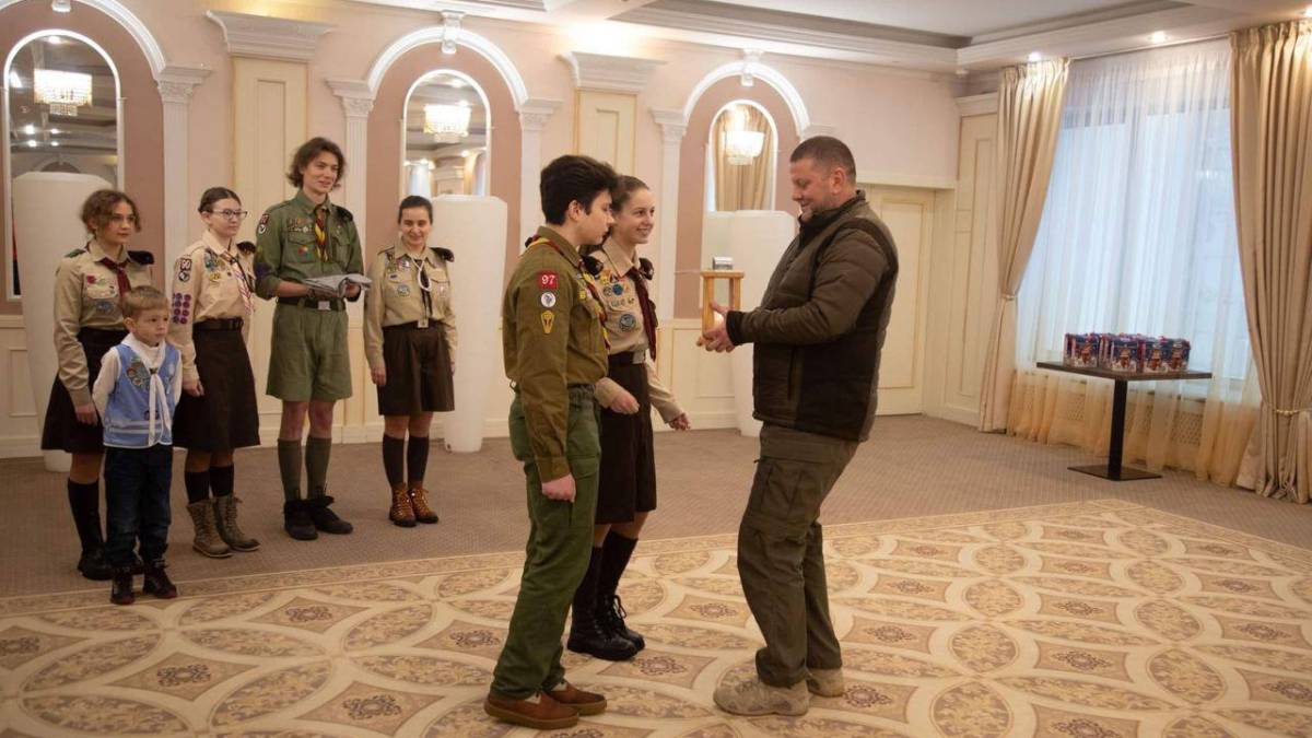 Залужний прийняв Вифлеємський вогонь
