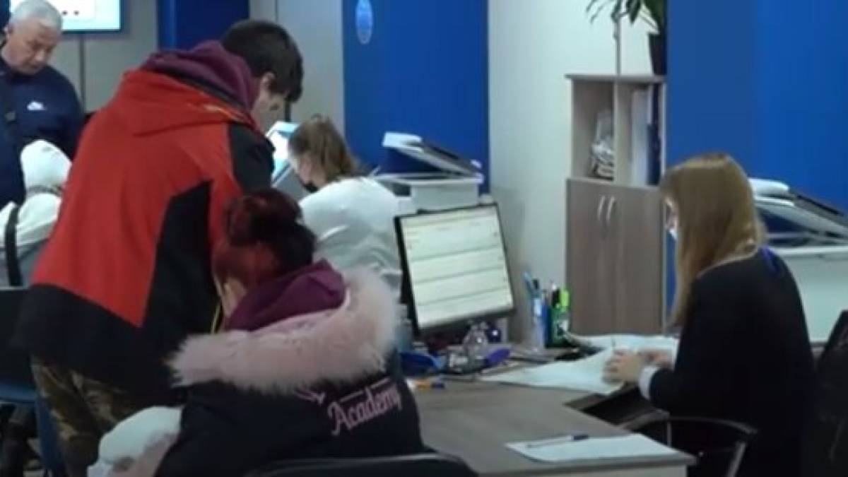Переселенці можуть переадресувати свої соцвиплати у будь-який регіон України – як це зробити