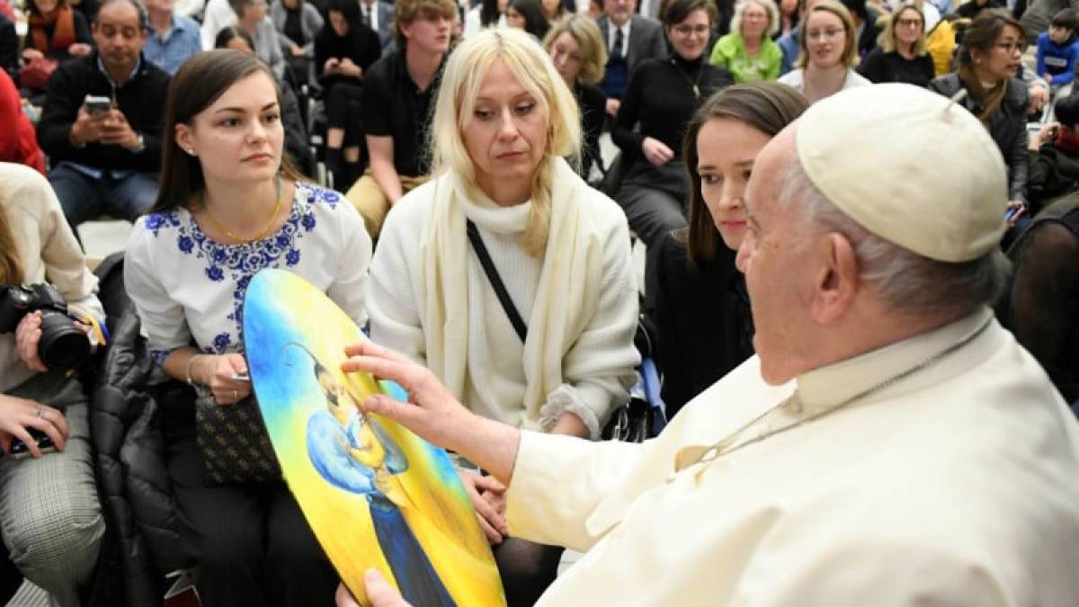Картину юного художника із Бердянська передали Папі Римському