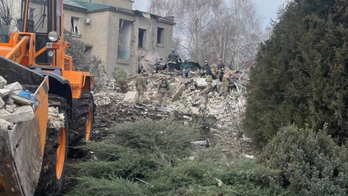 Обстріл лікарні Вільнянську: постраждалих стало більше
