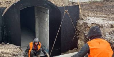 У Запоріжжі встановлюють модульні укриття. Чомусь у парках і  …на пляжі