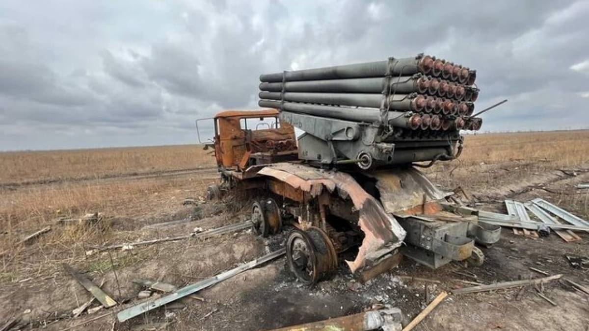Загальні бойові втрати противника з 24.02.22 по 04.01.23 – Генштаб ЗСУ: 108910 (+720) осіб, 2039 (+6) артсистем, 6106 (+6) ББМ, 215 (+1) засоби ППО