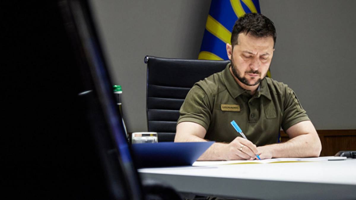 Зеленський увів санкції проти 119-ти російських публічних осіб, серед них – троє українців