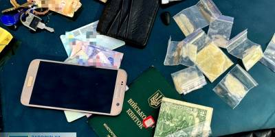 В Запоріжжі затримали групу осіб, що збували метамфетамін