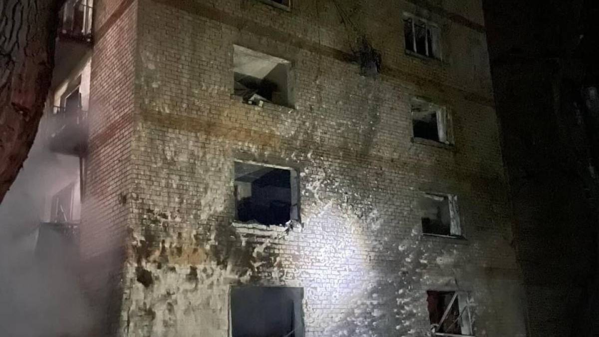 Нічний обстріл Запоріжжя: трьох людей госпіталізовано, серед них – діти