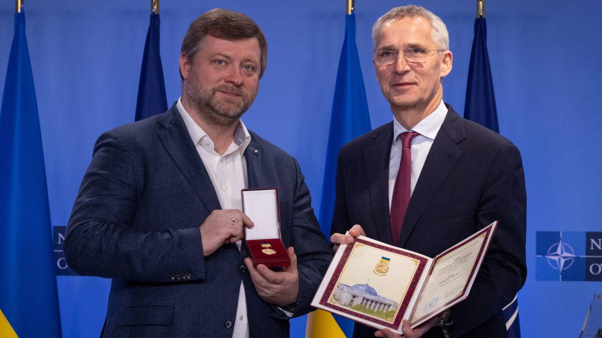 Генсек НАТО отримав почесну нагороду Верховної Ради України