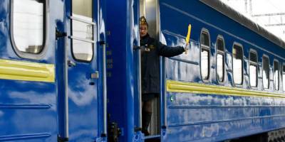 Укрзалізниця повідомляє про затримку потягів через російські обстріли